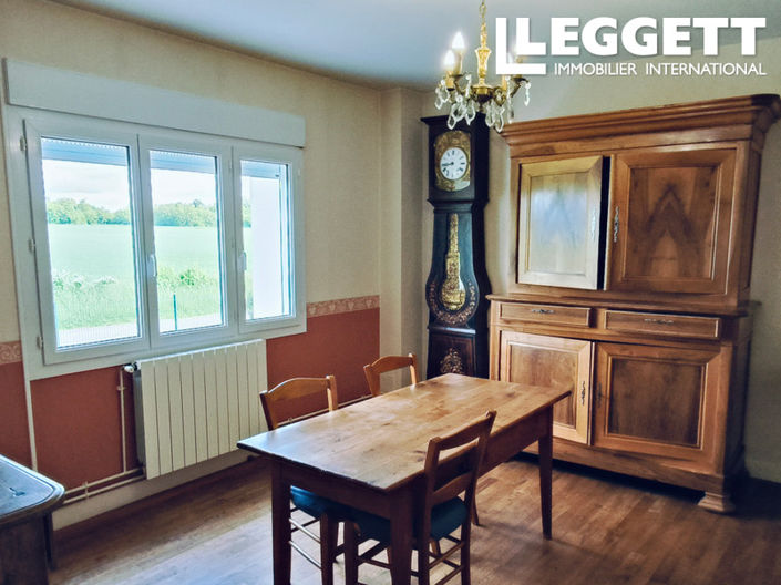 Image No.8-5 Bed House for sale