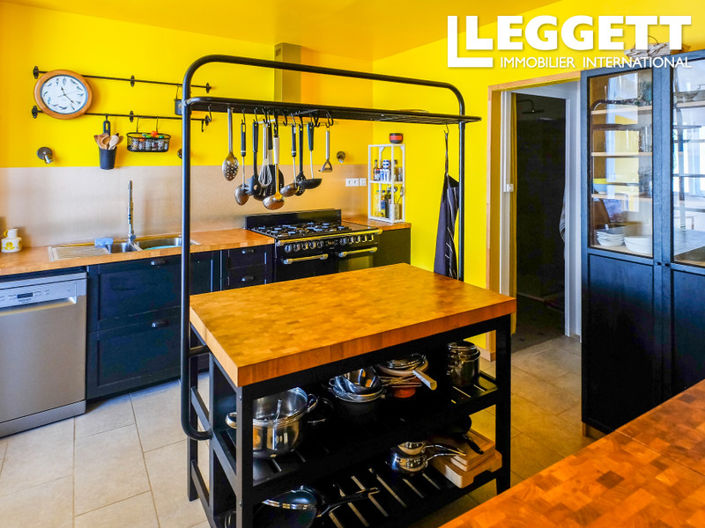 Image No.6-4 Bed House for sale