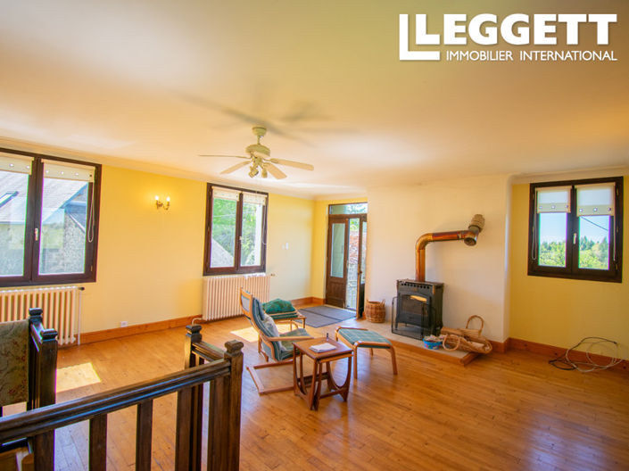 Image No.2-Maison de 2 chambres à vendre à Saint-Victour