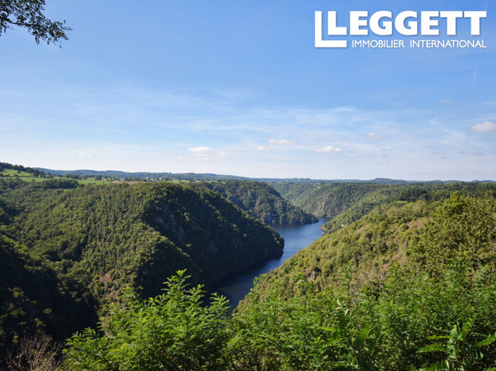 Image No.9-Maison de 2 chambres à vendre à Saint-Victour