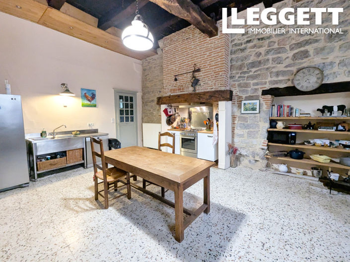 Image No.9-8 Bed House for sale