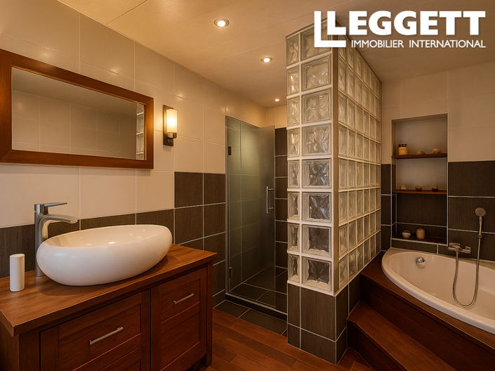 Image No.6-4 Bed House for sale