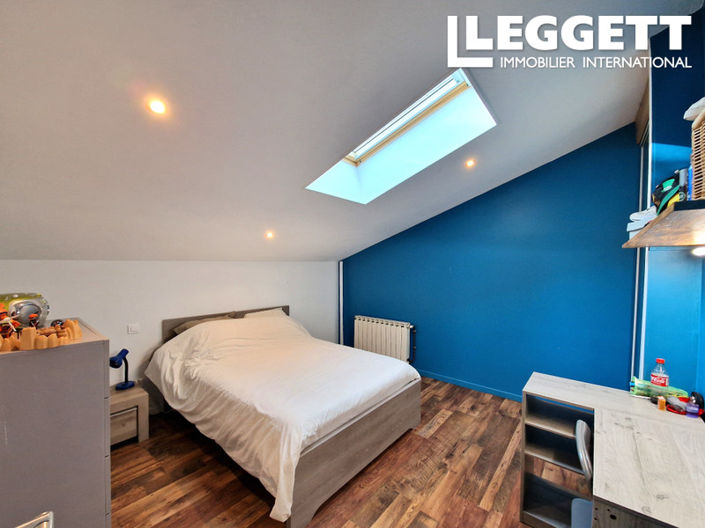 Image No.7-4 Bed House for sale