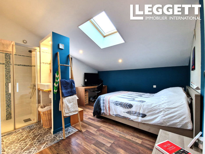 Image No.8-4 Bed House for sale