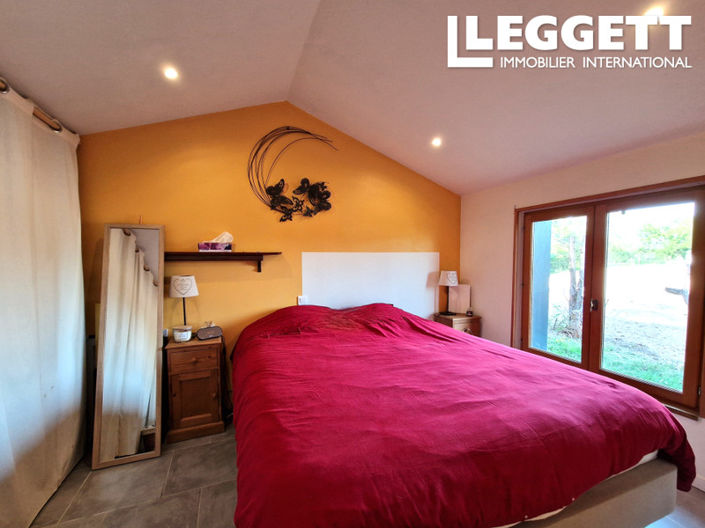 Image No.9-4 Bed House for sale