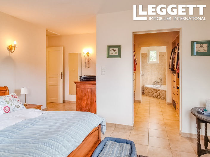 Image No.6-5 Bed House for sale