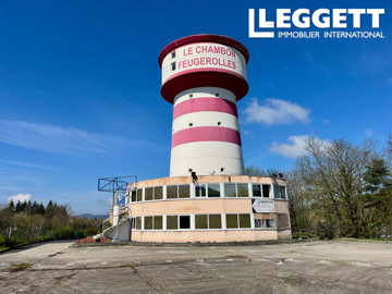 1 - Le Chambon-Feugerolles, House