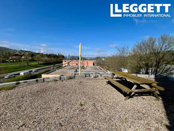 1 - Le Chambon-Feugerolles, House