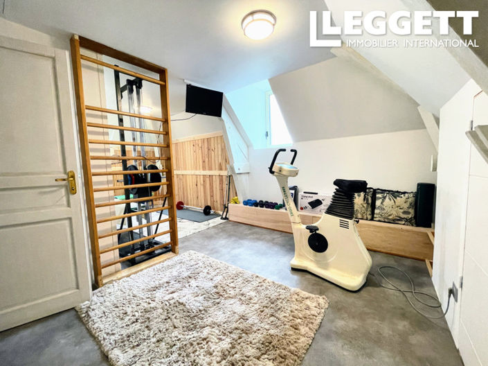 Image No.7-5 Bed House for sale