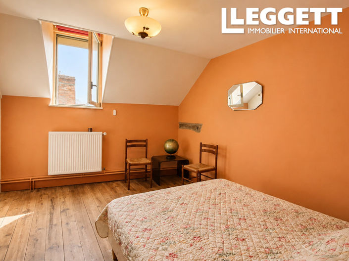 Image No.7-7 Bed House for sale