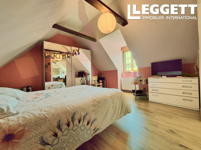 Image No.8-4 Bed House for sale