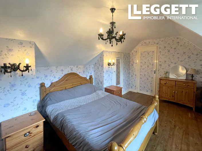 Image No.10-3 Bed House for sale