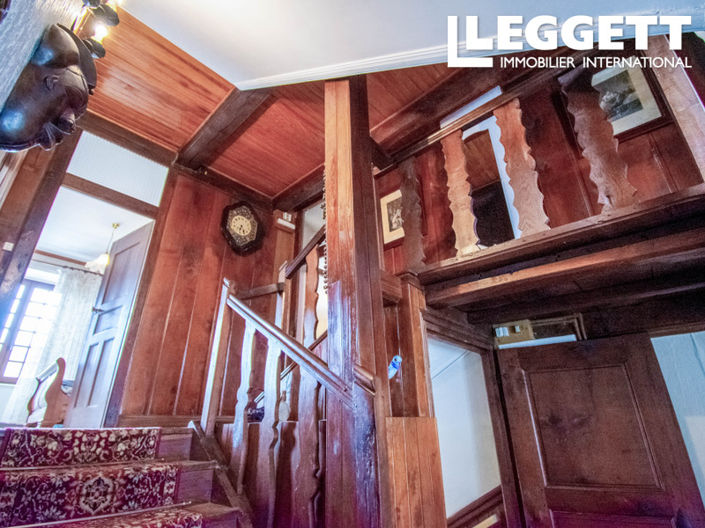 Image No.8-5 Bed House for sale