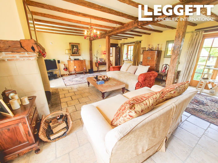 Image No.10-8 Bed House for sale