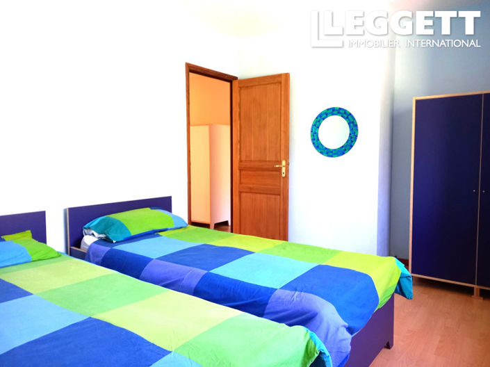 Image No.8-4 Bed House for sale