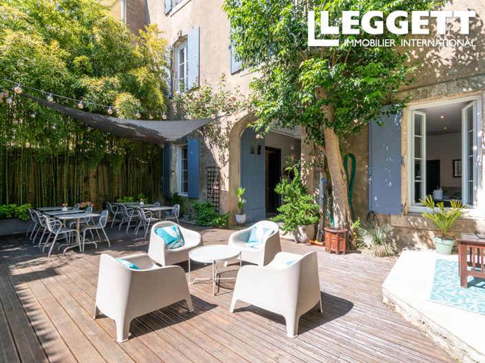 Image No.1-8 Bed House for sale