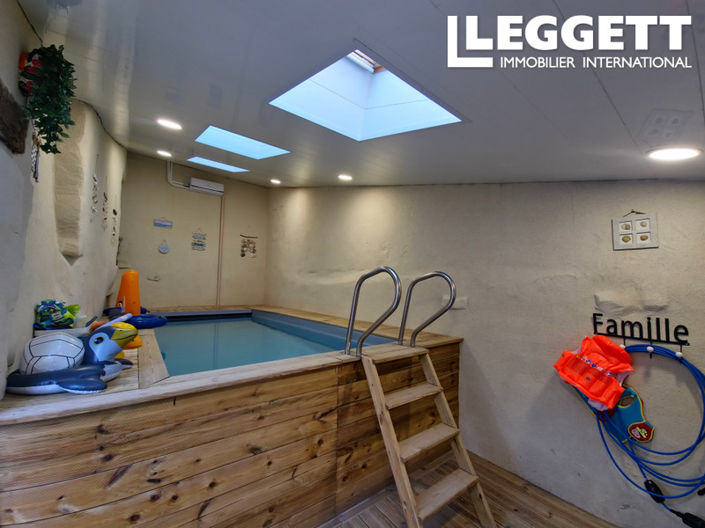 Image No.10-6 Bed House for sale