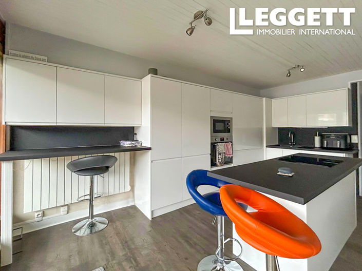 Image No.10-3 Bed Apartment for sale