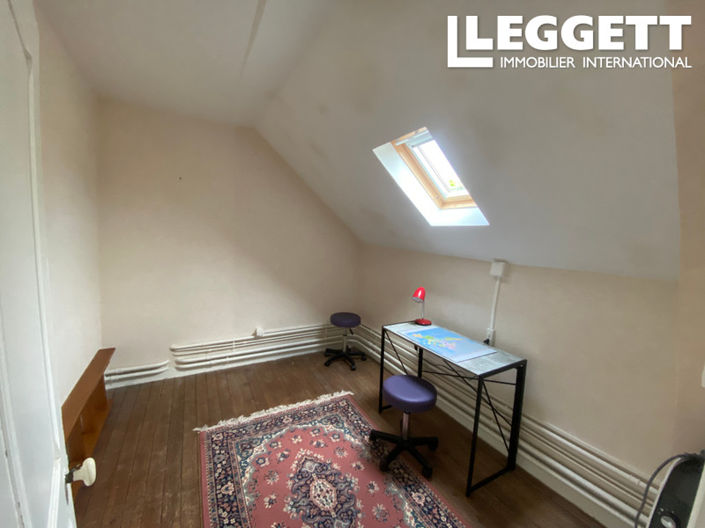 Image No.10-3 Bed House for sale