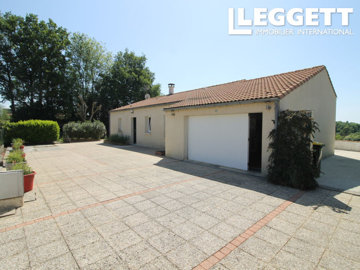 1 - Vouvant, House