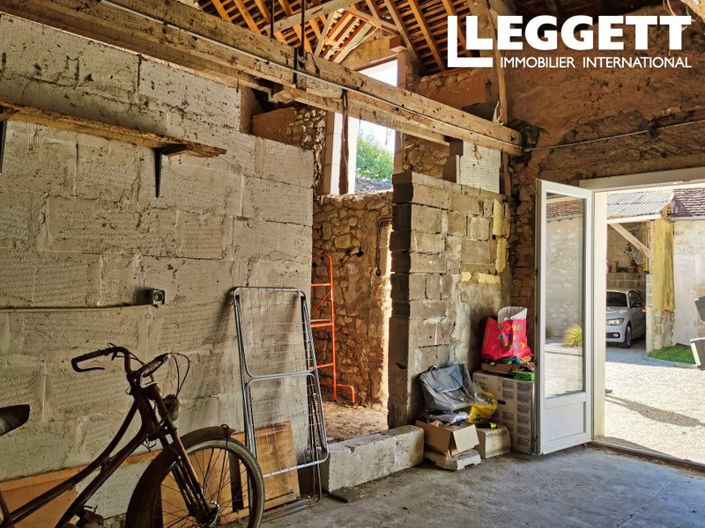 Image No.10-3 Bed House for sale