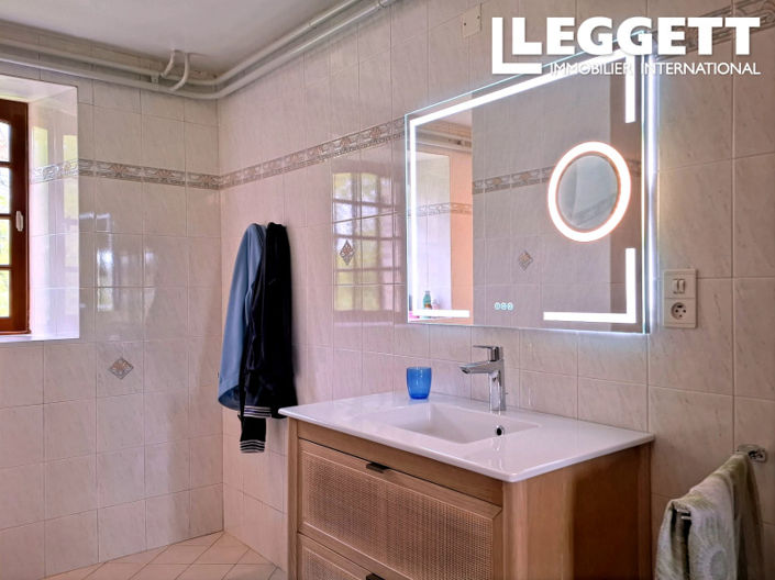 Image No.8-4 Bed House for sale