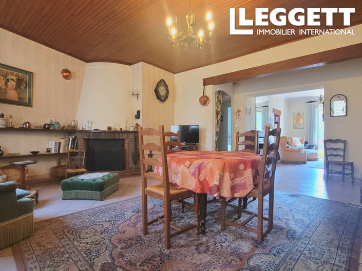 Image No.6-5 Bed House for sale