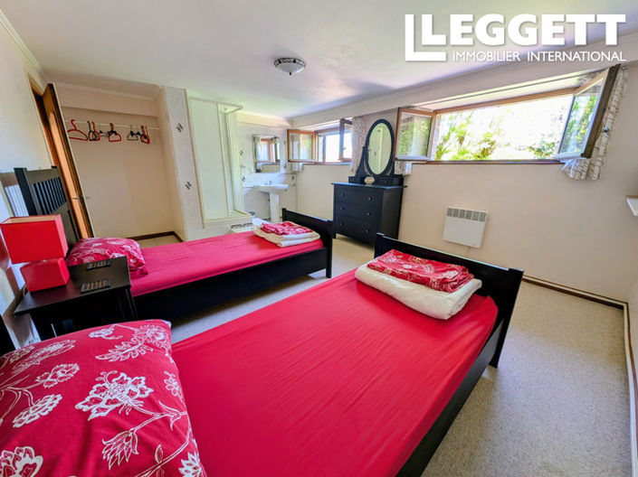 Image No.8-4 Bed House for sale