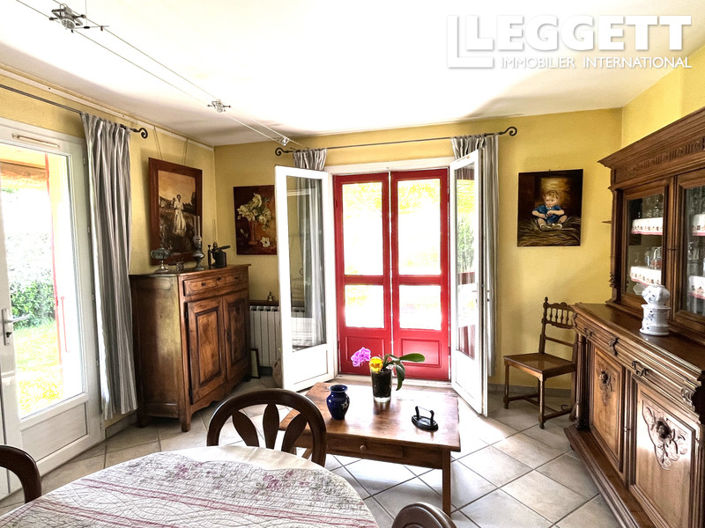 Image No.5-2 Bed House for sale