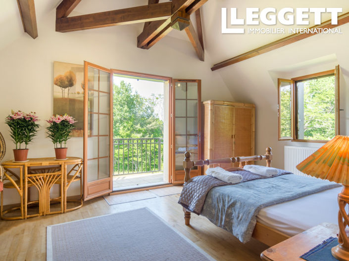 Image No.10-9 Bed House for sale