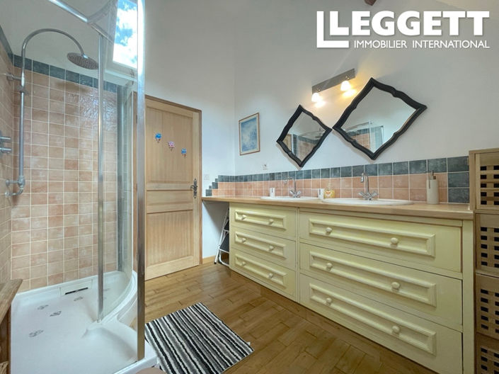 Image No.9-9 Bed House for sale