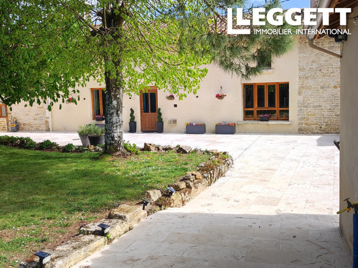 Image No.3-Maison de 3 chambres à vendre à Sauzé-Vaussais