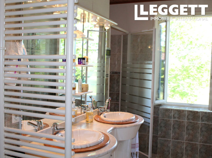 Image No.5-7 Bed House for sale