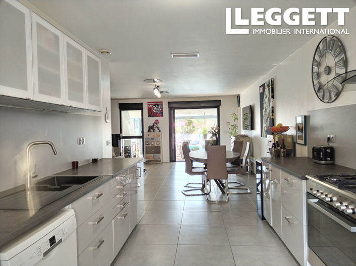 Image No.7-Maison de 4 chambres à vendre à Méounes-lès-Montrieux