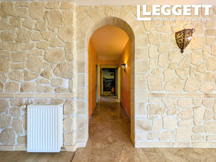 Image No.9-5 Bed House for sale