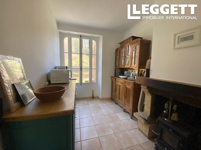 Image No.5-6 Bed House for sale