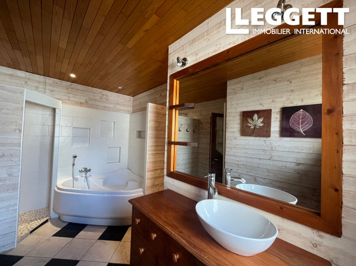 Image No.8-4 Bed House for sale