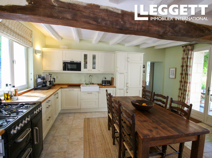 Image No.2-4 Bed House for sale