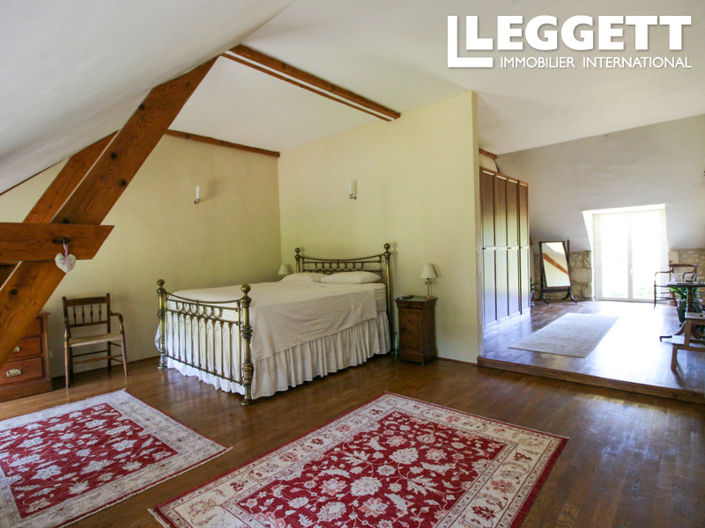 Image No.6-4 Bed House for sale