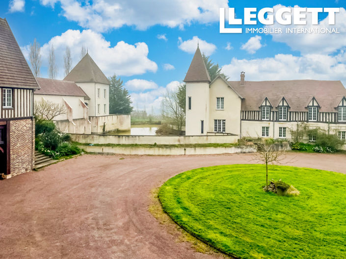 Image No.1-8 Bed House for sale