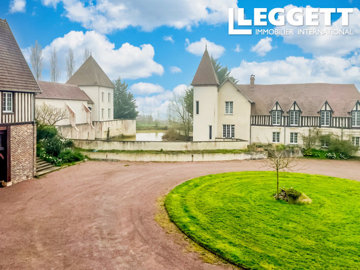 8 Bed House for sale