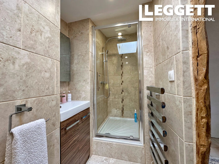 Image No.8-4 Bed House for sale