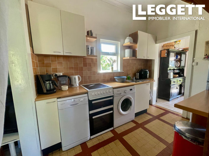 Image No.10-6 Bed House for sale