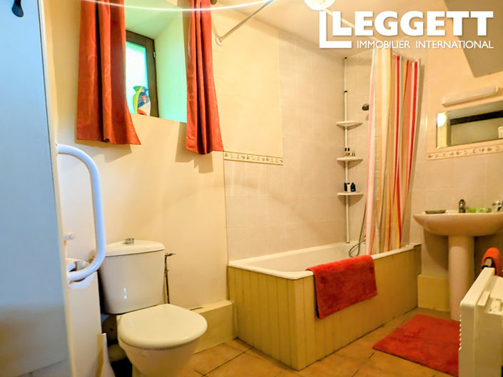 Image No.10-3 Bed House for sale