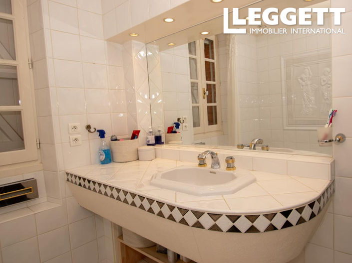 Image No.6-3 Bed House for sale