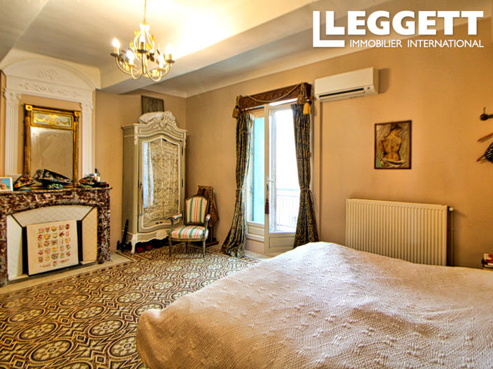 Image No.8-6 Bed House for sale