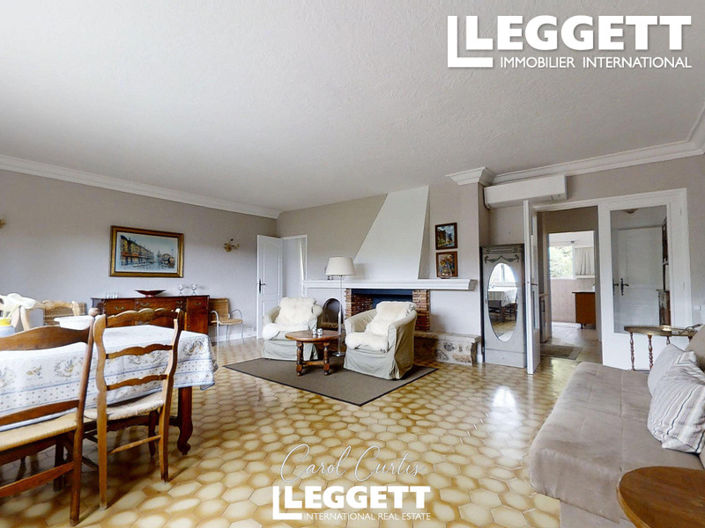 Image No.10-7 Bed House for sale