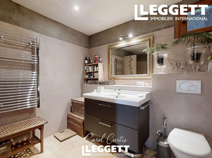 Image No.8-7 Bed House for sale