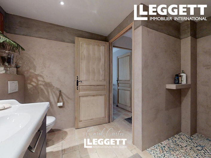 Image No.9-7 Bed House for sale