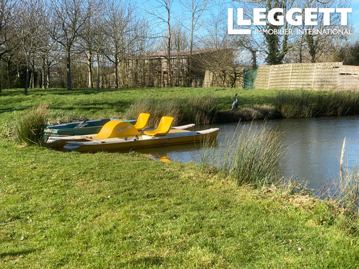 Image No.8-19 Bed Commercial for sale